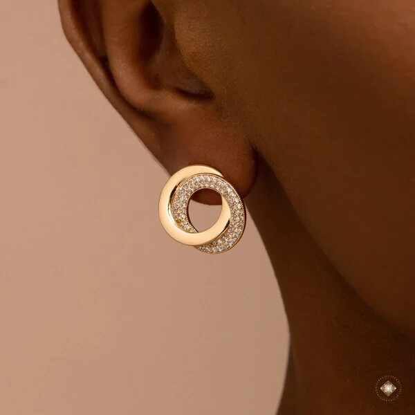 Brinco Elos Entrelaçados Liso e Cravejado