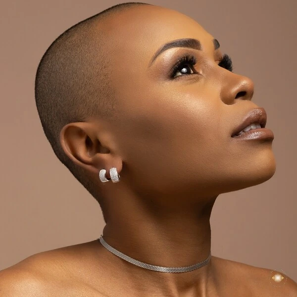 Dupla de Argolas Cravejadas com Zircônias