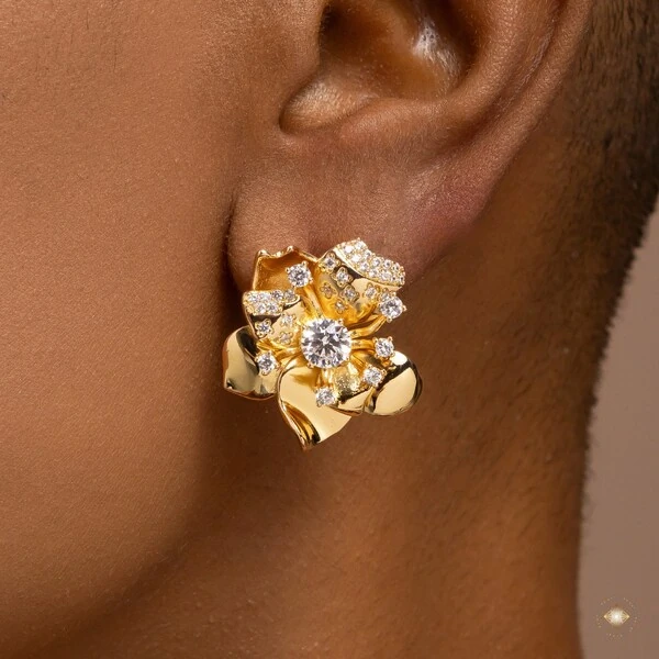 Brinco Flor Lisa com Zircônias