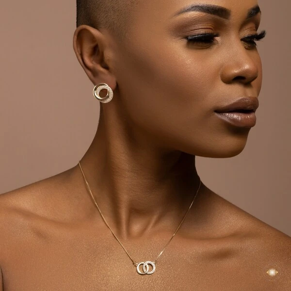 Colar Elos Entrelaçados Liso e Cravejado