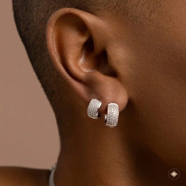 Dupla de Argolas Cravejadas com Zircônias