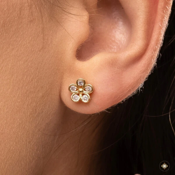 Brinco Florzinha com Zircônias