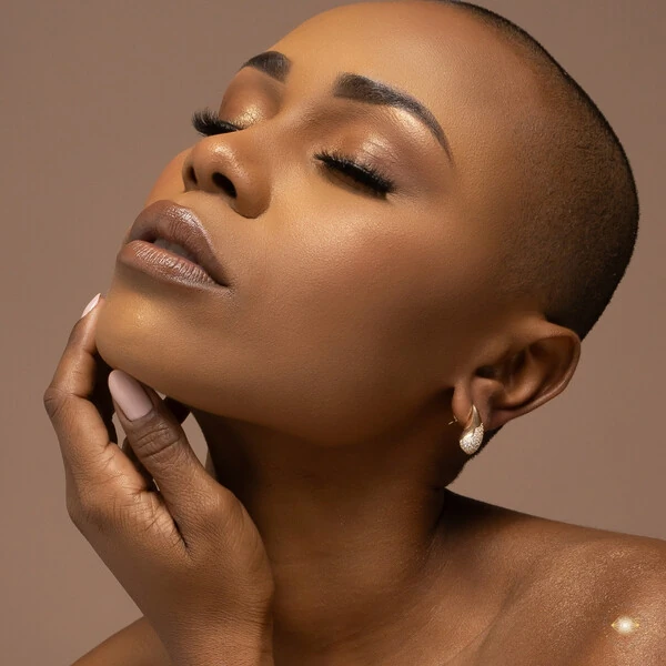 Brinco Meia Gota Cravejada