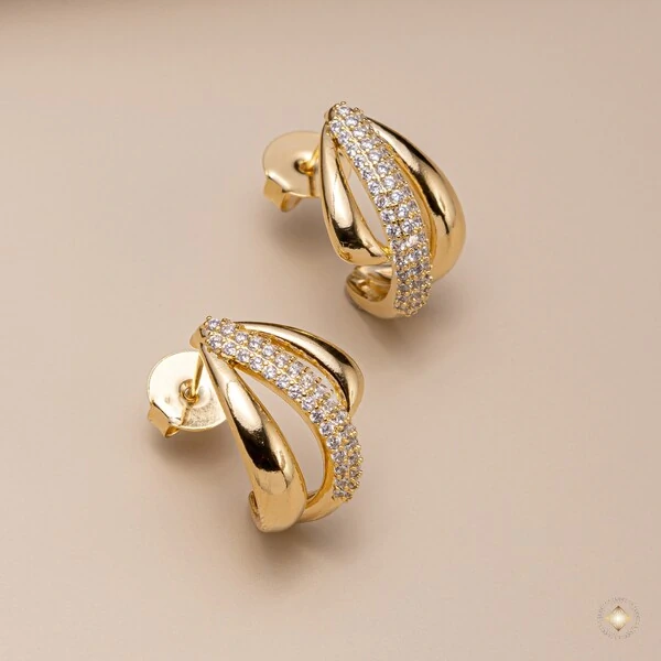 Brinco Três Fios com Cravejado