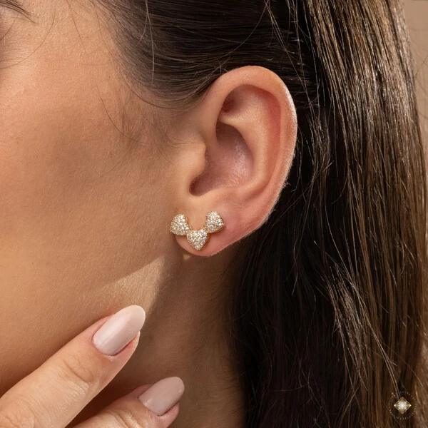 Earcuff Três Corações Cravejado