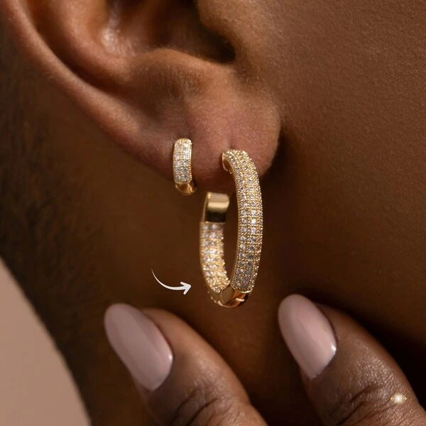 Argola Cravejada por Dentro e Fora