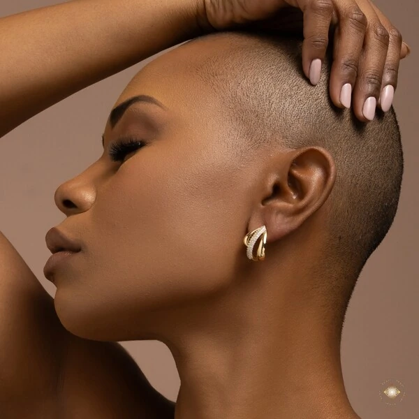 Brinco Três Fios com Cravejado