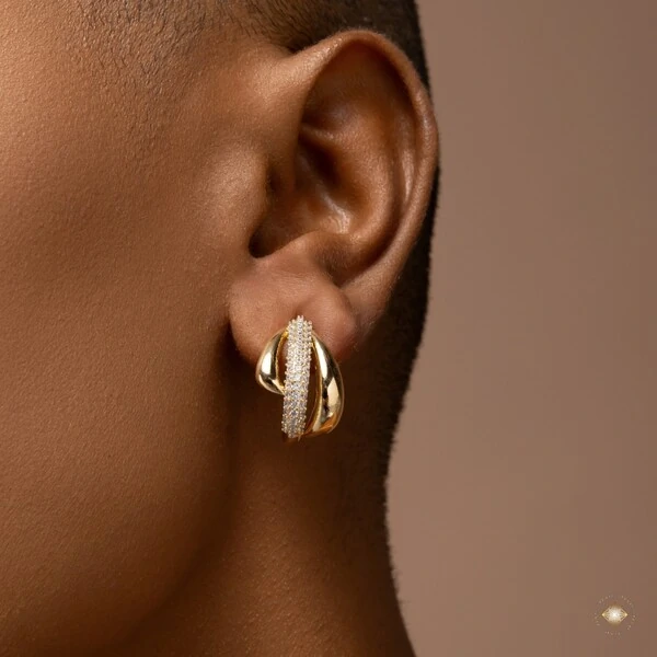 Brinco Três Fios com Cravejado