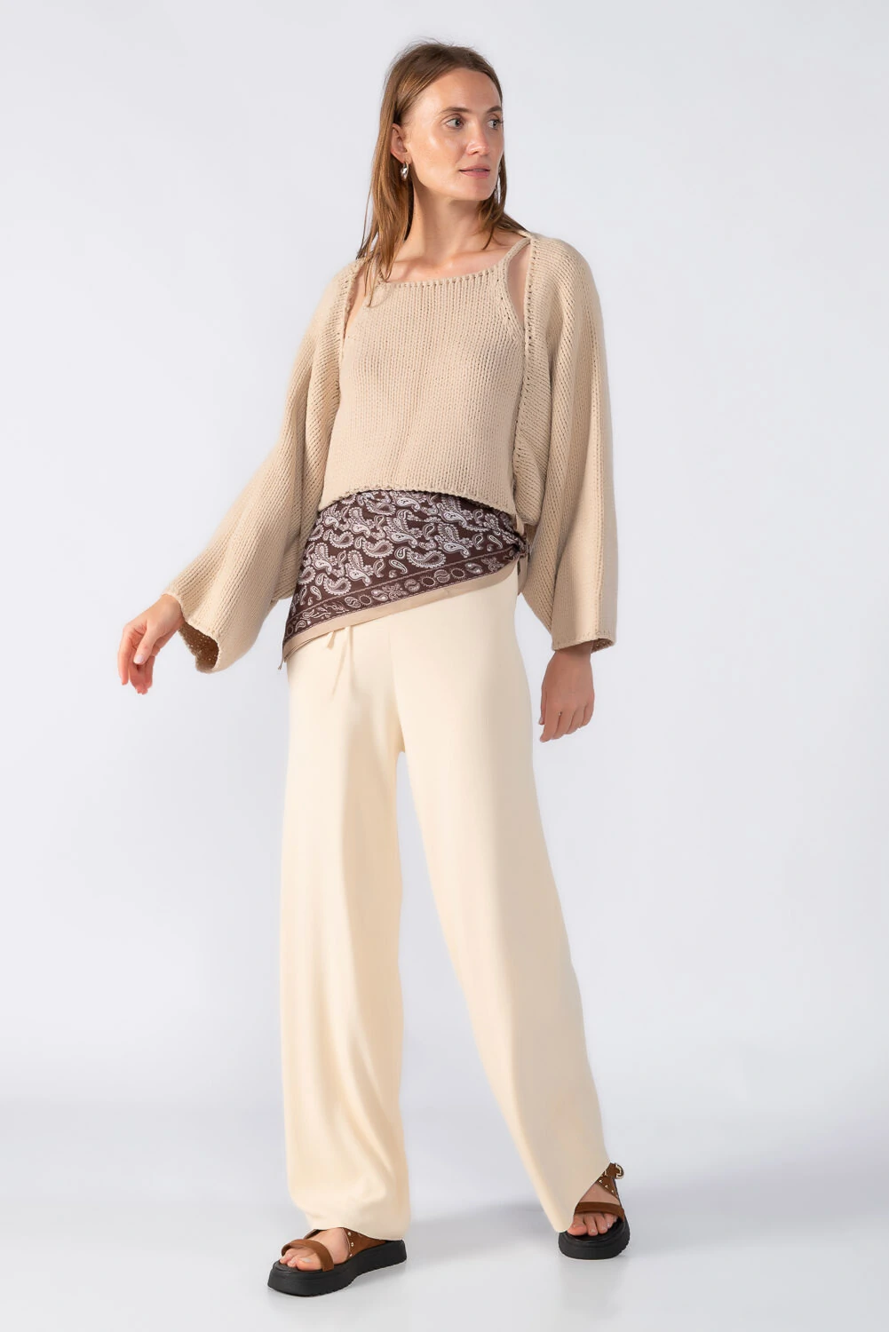 FotoConjunto top e casaco tricot