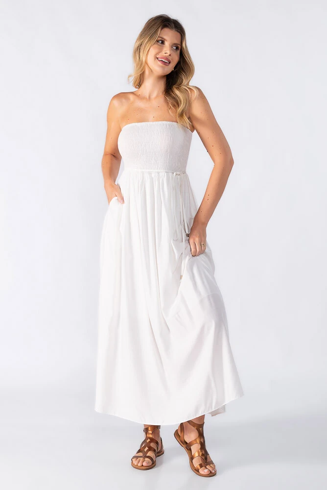 FotoVestido midi com busto em lastex com bolsos