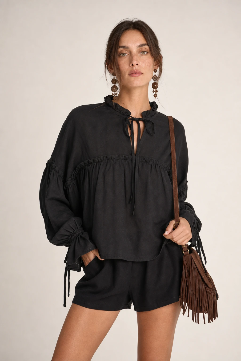 Foto Blusa manga longa recortes babados