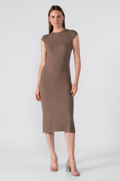 Foto Vestido midi canelado basico