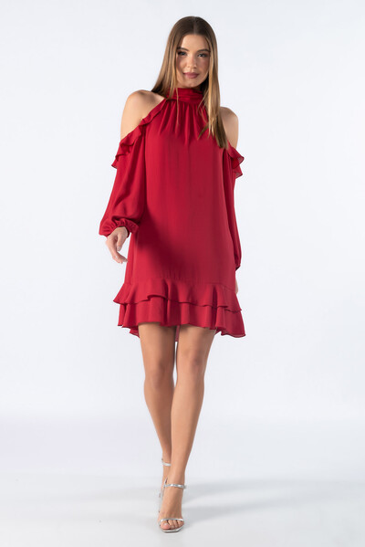 FotoVestido curto e detalhes em babado
