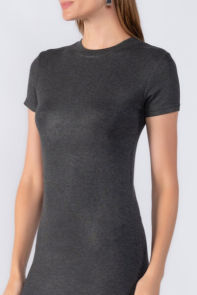 Foto Vestido midi manga curta canelado