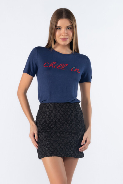 Foto Blusa tshirt bordada basica
