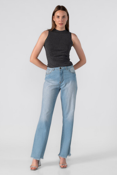 FotoRegata raglan com detalhe acinturado