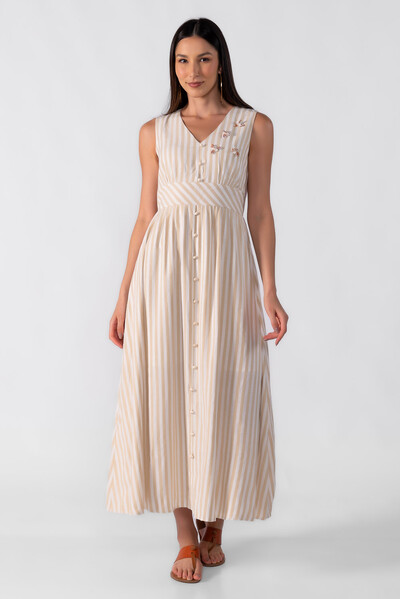Foto Vestido longo aplicação bordadas