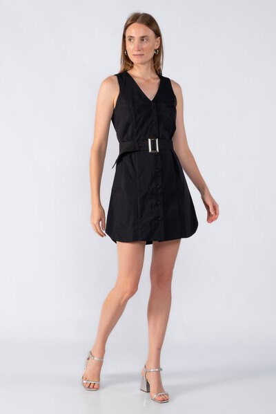 Foto Vestido curto em alfaiataria acinturado