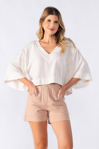 Foto Blusa cropped decote v frente e costas