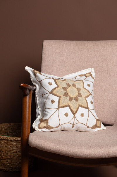 FotoCapa de almofadas mandalas bordadas