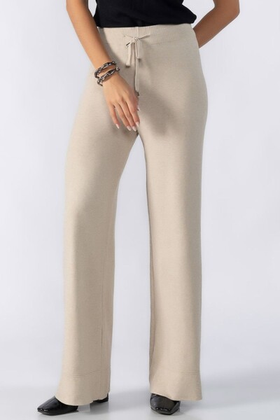 Foto Calça reta leve com amarração