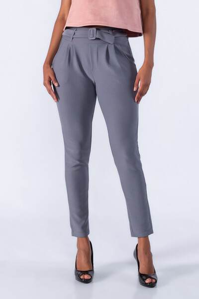 Foto Calça Cenoura Pregas Bolso