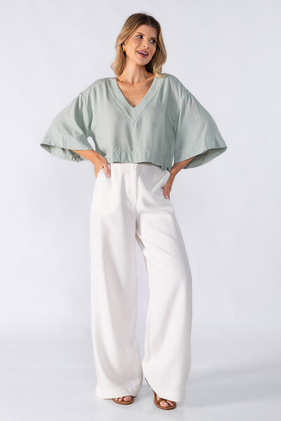 FotoBlusa cropped decote v frente e costas