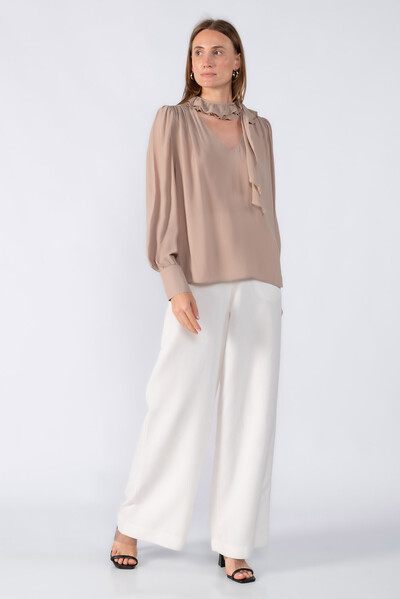 FotoBlusa em viscose babado na gola