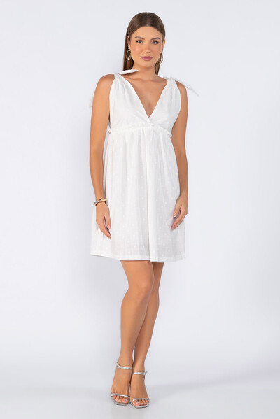 FotoVestido curto com amarracao na alca