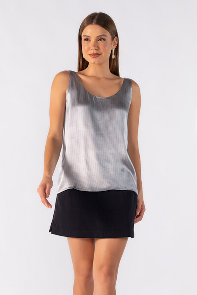 Foto Regata acetinada risca de giz