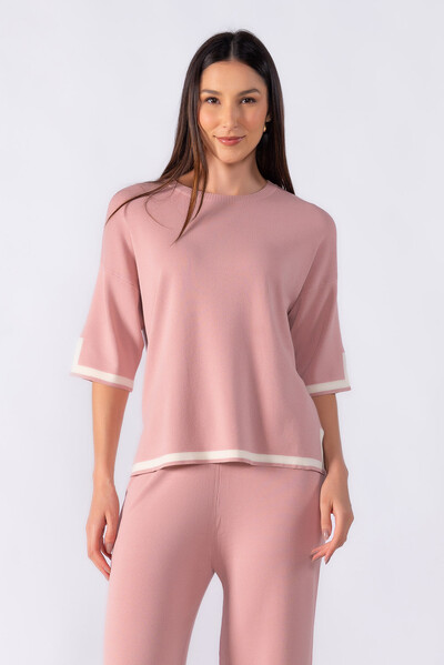 Foto Blusa ampla com detalhe em listra na manga e barra