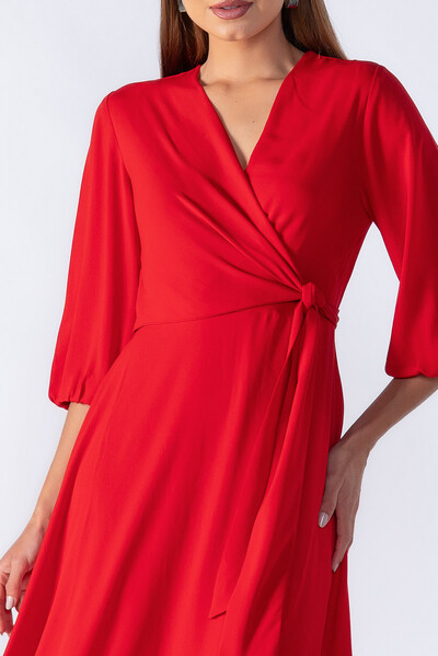 FotoVestido longo com decote transpassado