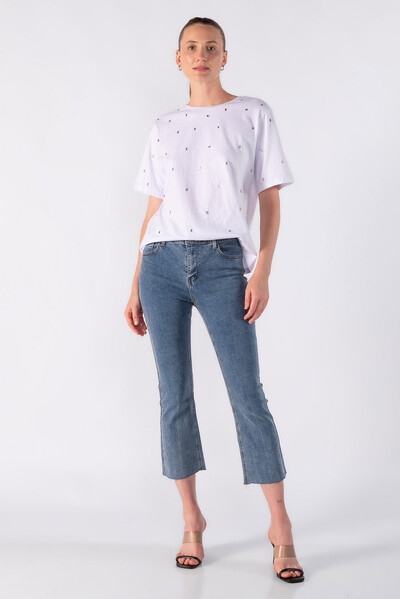 FotoBlusa basica com apliques