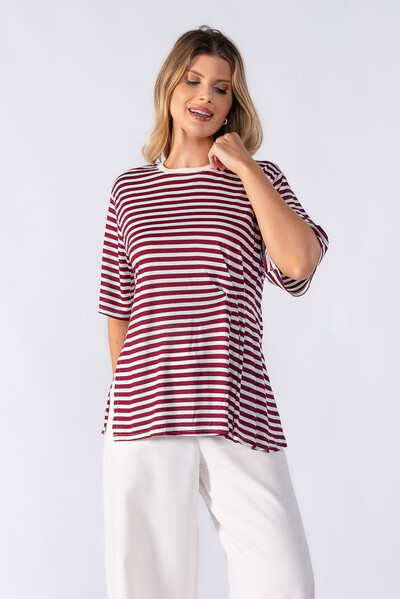 Foto Blusa listrada com drapeado na lateral