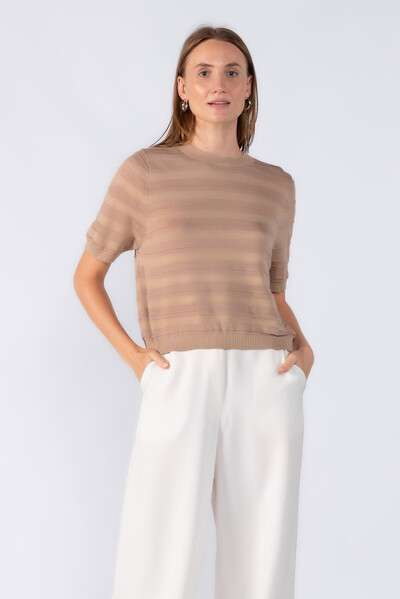 Foto Blusa listrada manga curta