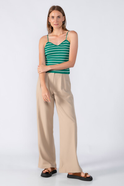 Foto Blusa em tricot listrada