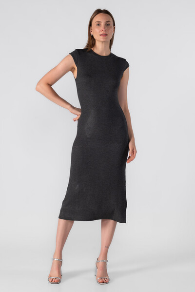 Foto Vestido midi canelado basico