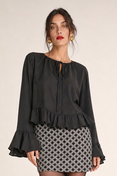 Foto Blusa manga longa com babado