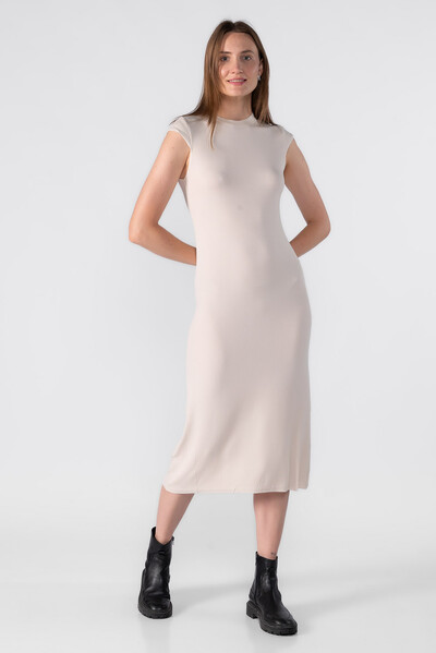 Foto Vestido midi canelado basico