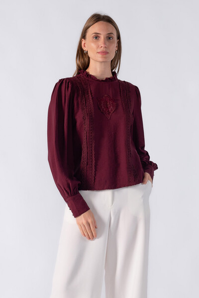 Foto Blusa com babado e manga bufante