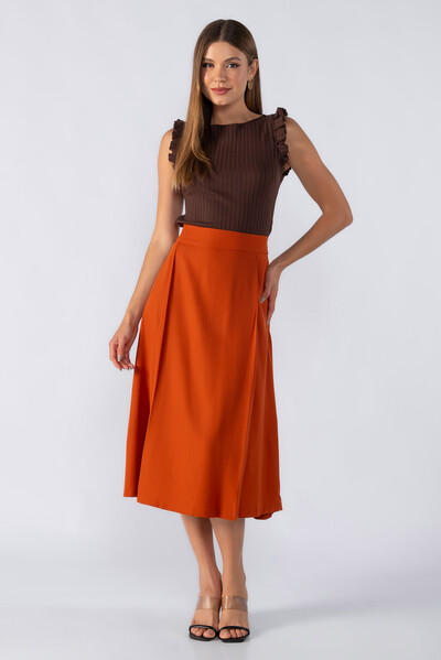 FotoSaia midi evase com detalhes em pregas