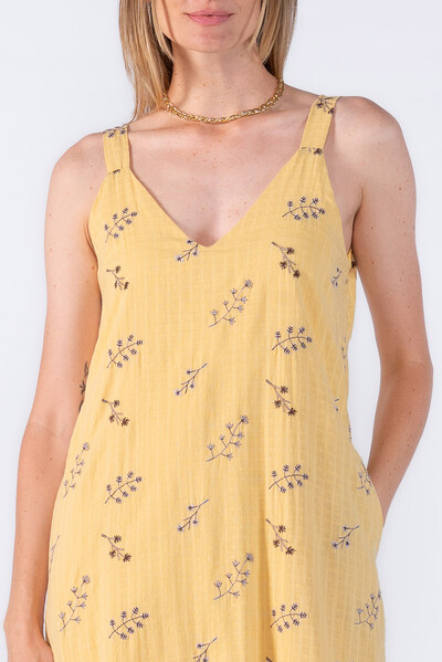 Foto Vestido midi bordado decote V