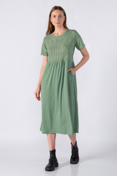 Foto Vestido midi em laise e ribana