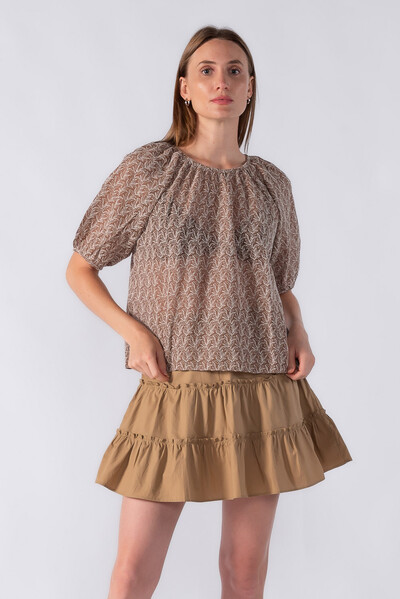 Foto Blusa bata texturizada manga curta