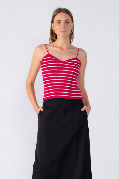 Foto Blusa em tricot listrada