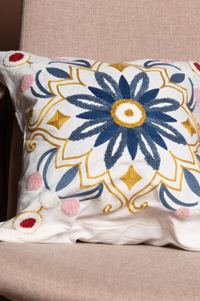 Foto Capa de almofadas mandalas bordadas