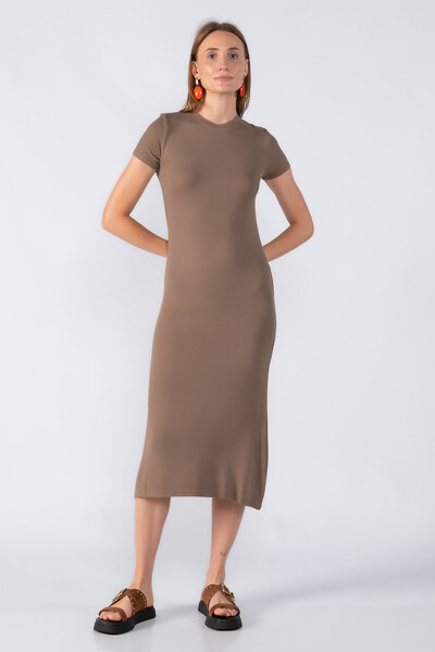 Foto Vestido midi manga curta canelado