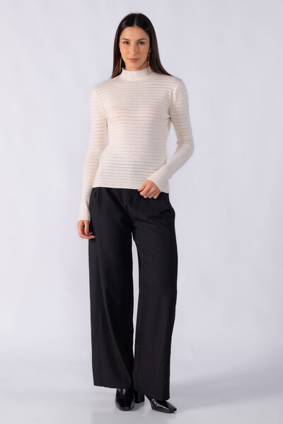 Foto Blusa texturizada gola alta