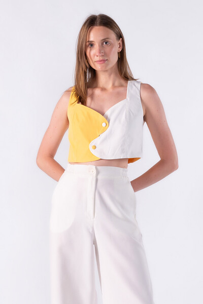 Foto Blusa em alfaiataria bicolor