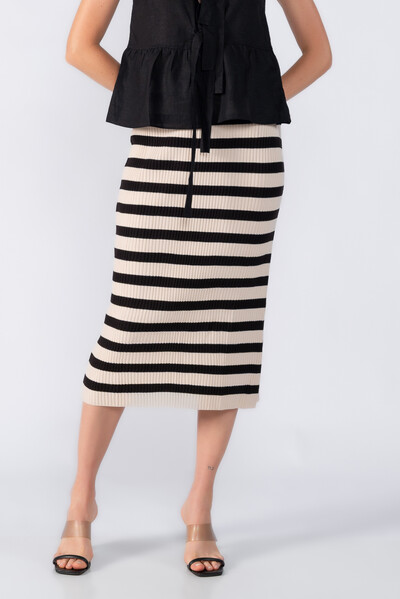 Foto Saia midi tricot listrada